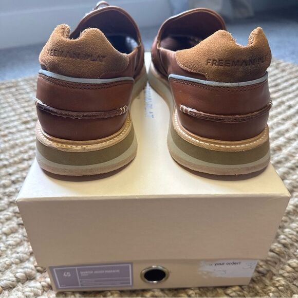 NIB Freeman Plat Quarter Jogger 
 Huarache in Cognac